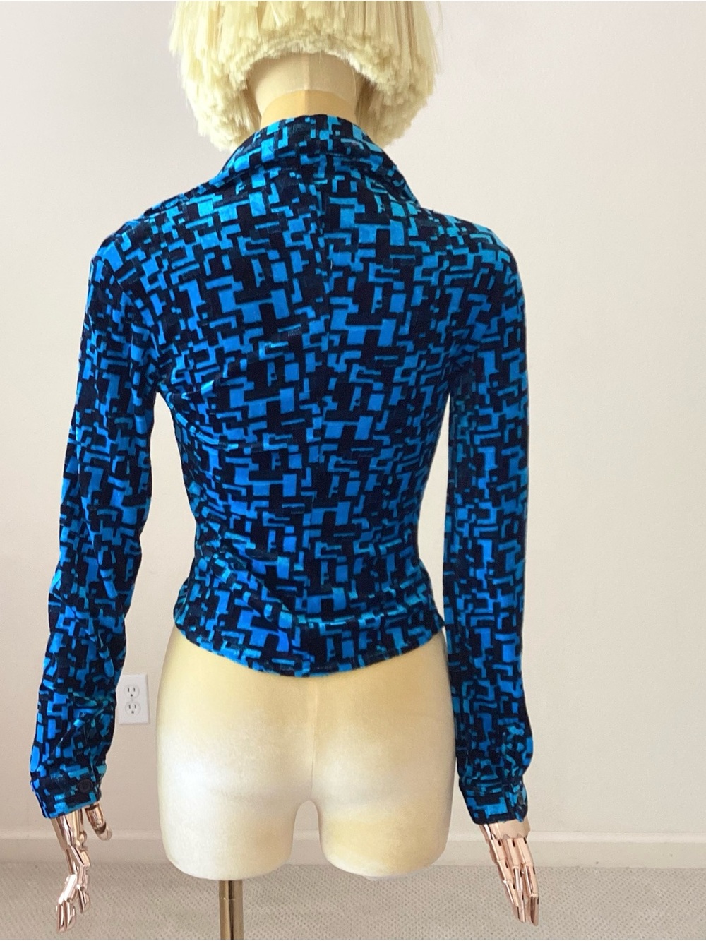 Bigi Sports Electric Blue Velvet Geometric Button-Down Shirt SZ XS - Picture 3 of 5